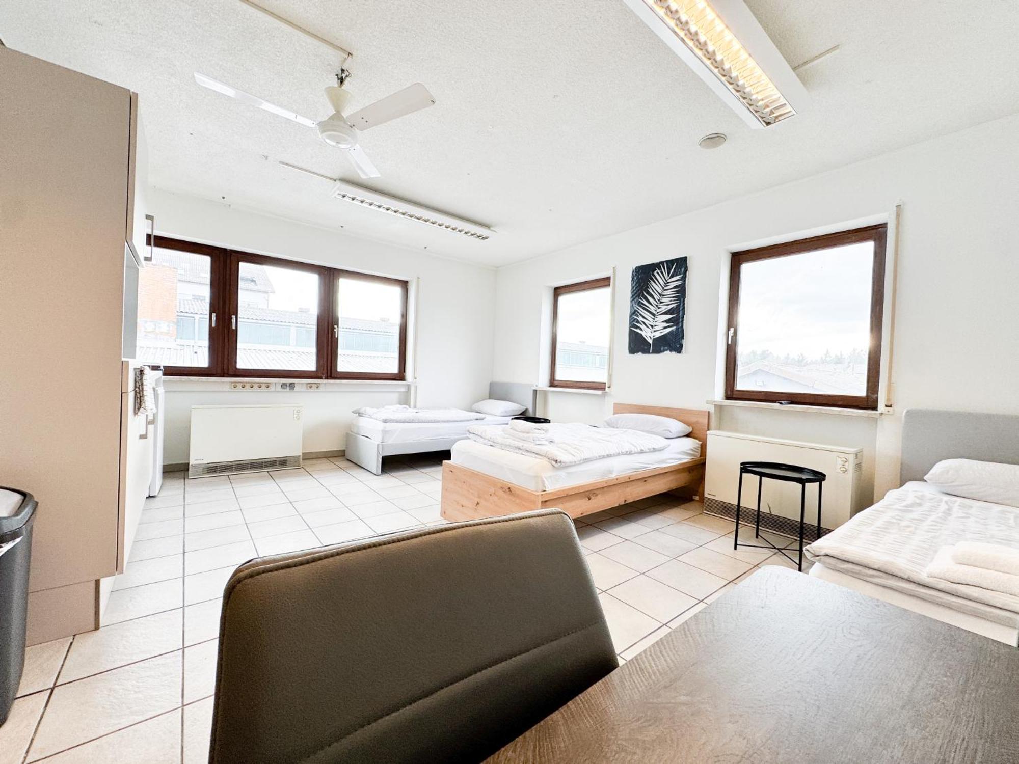 Modern Living Studios Karlsbad Εξωτερικό φωτογραφία